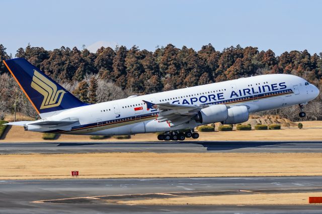 Airbus A380-800 (9V-SKT)