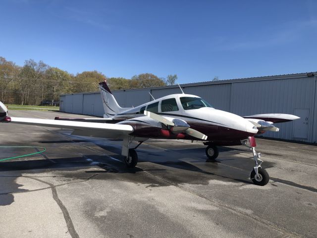 Cessna 310 (N468KW)