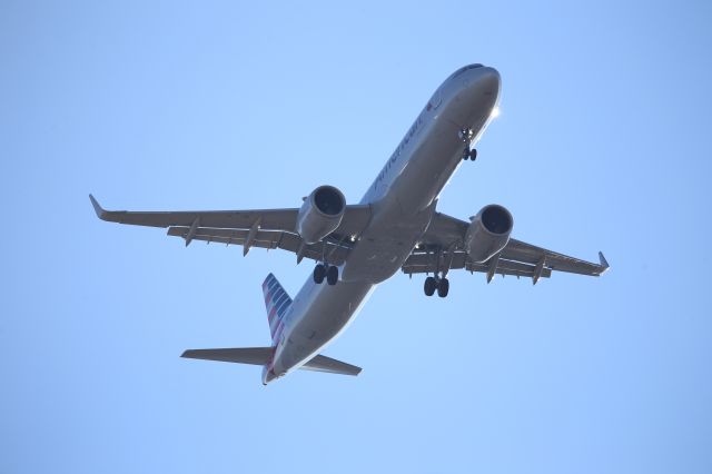 Airbus A321 (N524UW)