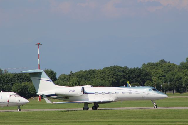 Gulfstream Aerospace Gulfstream IV (N71GE) - PISTA A.T.A. 13-05-2017