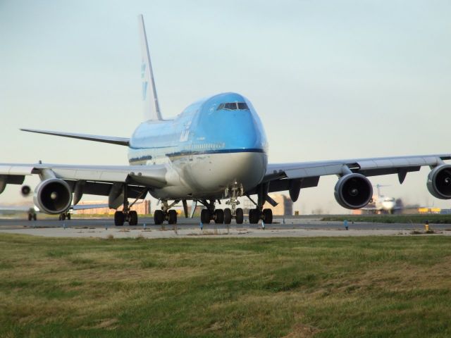 Boeing 747-400 (PH-BFB)