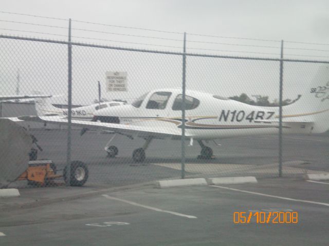 Cirrus SR-22 (N104BZ)