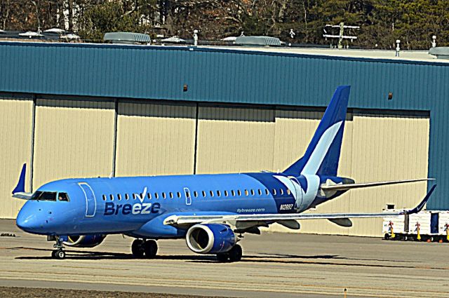 Embraer ERJ-190 (N128BZ) - Moxy 6477 Heading to Philadelphia after dropping off the Denver Hockey team to play in the NCAA hockey regional game 