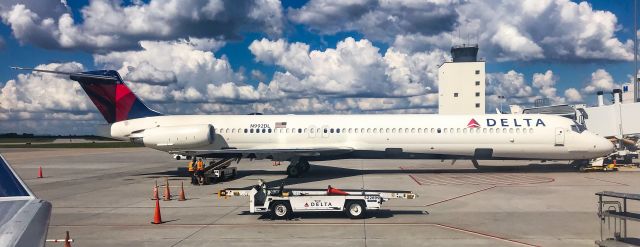 McDonnell Douglas MD-88 (N992DL) - Taken from an arriving CRJ from DTW.  Sure do miss the MD-88!