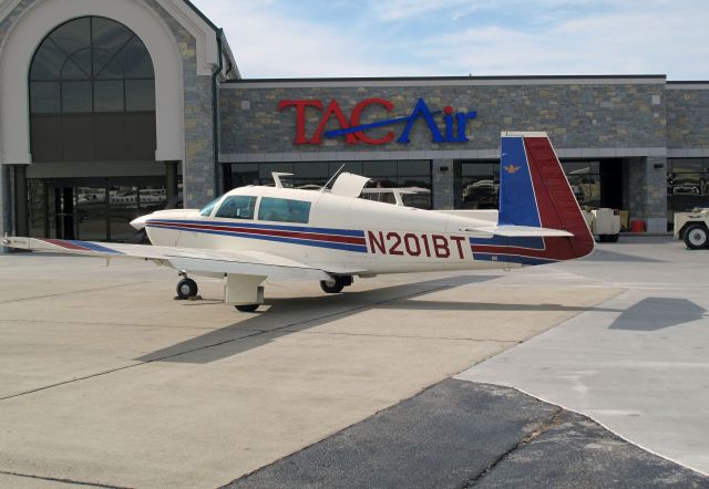 Mooney M-20 (N201BT) - A very fast single engine piston aircraft!