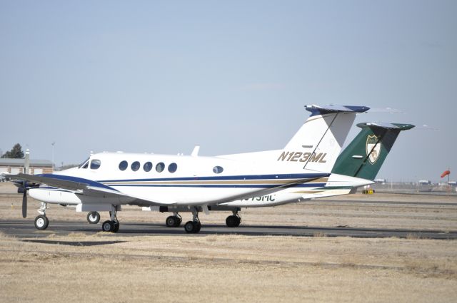 Beechcraft Super King Air 200 (N123ML)