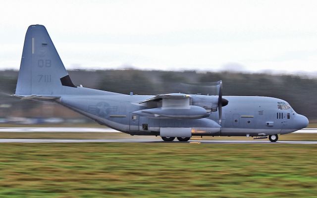 Lockheed C-130 Hercules (16-7111) - usm kc-130j 167111 dep shannon 21/12/13.