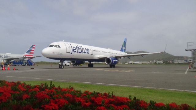 Airbus A321 (N957JB)