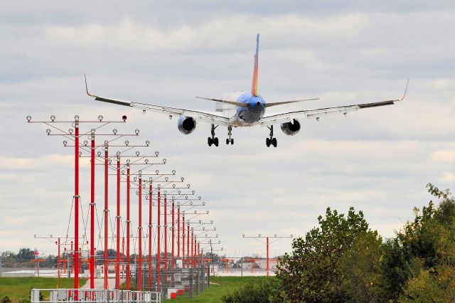 Boeing 757-200 (N906NV)