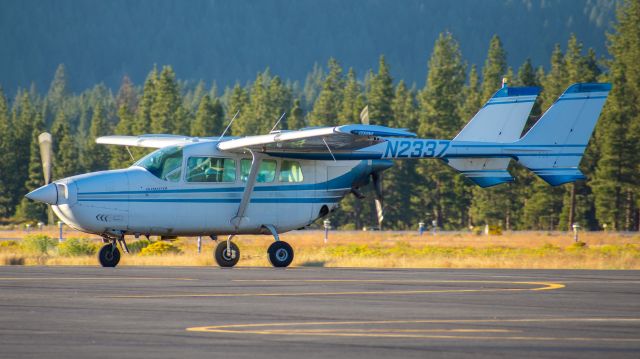 Cessna Super Skymaster (N2337)