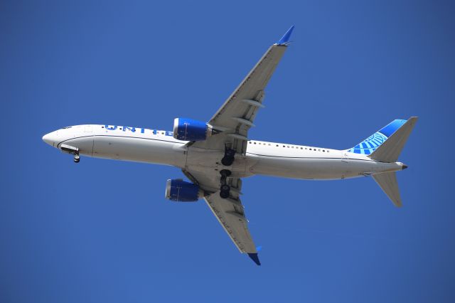 Boeing 737 MAX 9 (N37549)