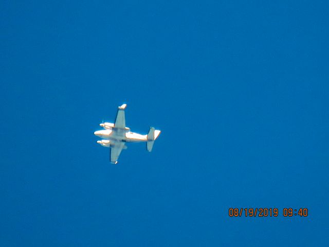 Piper Navajo (N27693)
