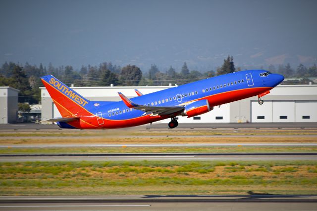 BOEING 737-300 (N650SW)