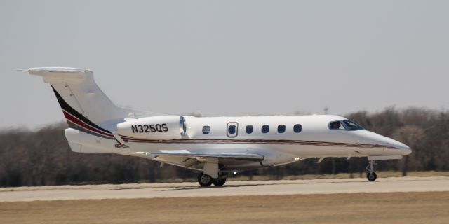 Embraer Phenom 300 (N325QS)