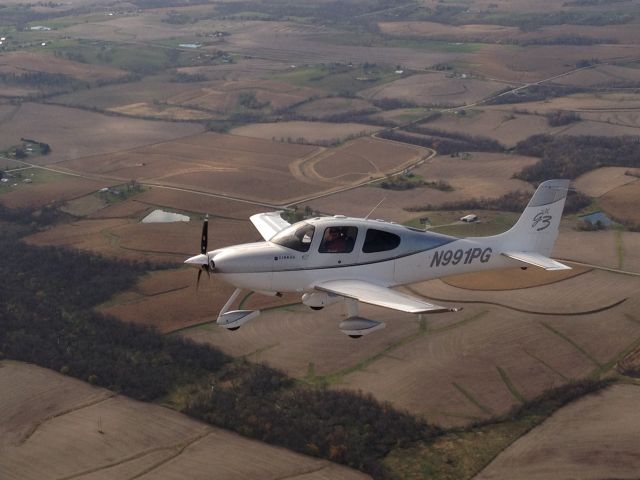 Cirrus SR-22 (N991PG) - Thumbs UP