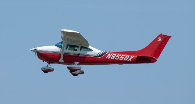 Cessna Skylane (N9558X)