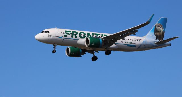 Airbus A320neo (N336FR) - On final is this 2018 Frontier Airlines Airbus 320-251N from the Winter of 2021.