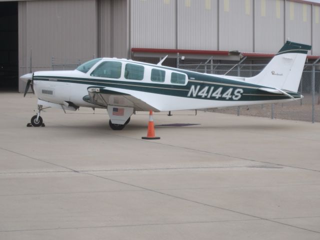 Beechcraft Bonanza (36) (N4144S)