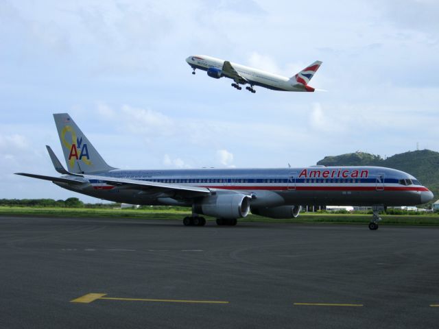 Boeing 757-200 (N690AA)