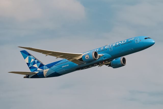 Boeing 787-9 Dreamliner (A6-BND)