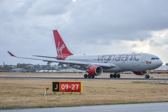 Airbus A330-200 (G-VMIK)