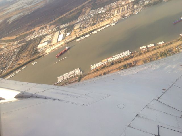 Boeing 737-500 — - The mighty Mississippi!