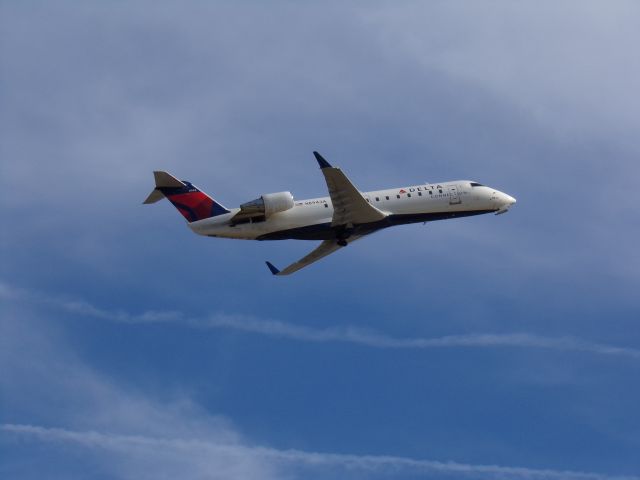 Canadair Regional Jet CRJ-200 (N8943A)