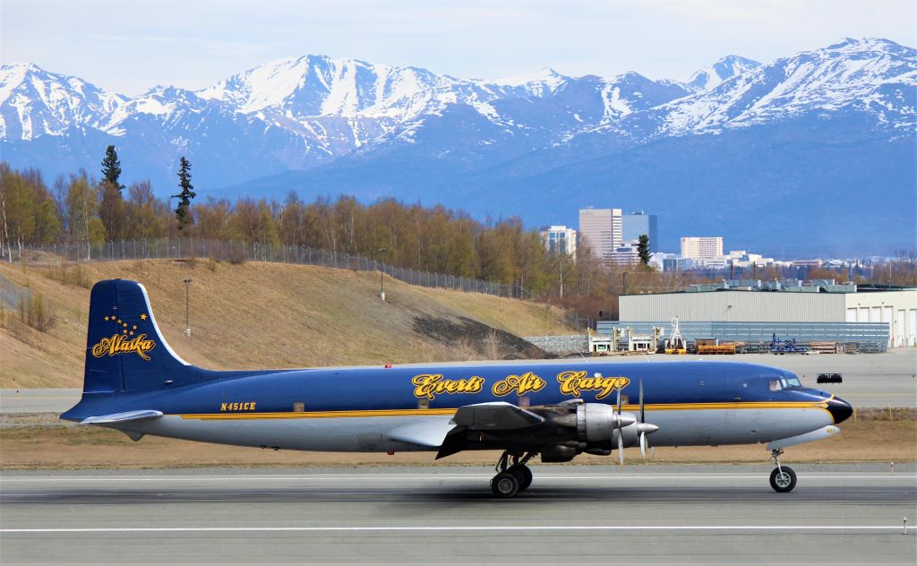 Douglas DC-6 (N451CE)