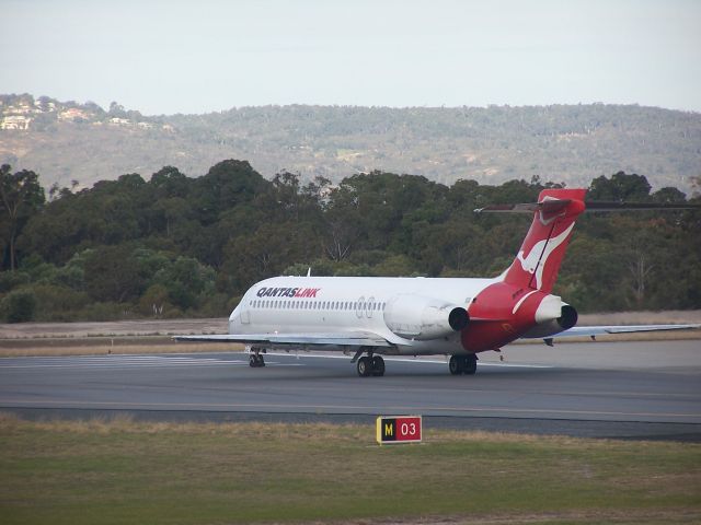 Boeing 717-200 (VH-NXG) - QantasLink B717 about to line up on 03.