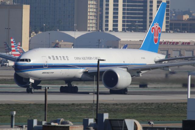 BOEING 777-200LR (B-2042)