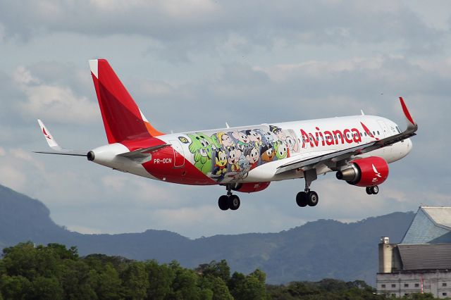 Airbus A320 (PR-OCN)