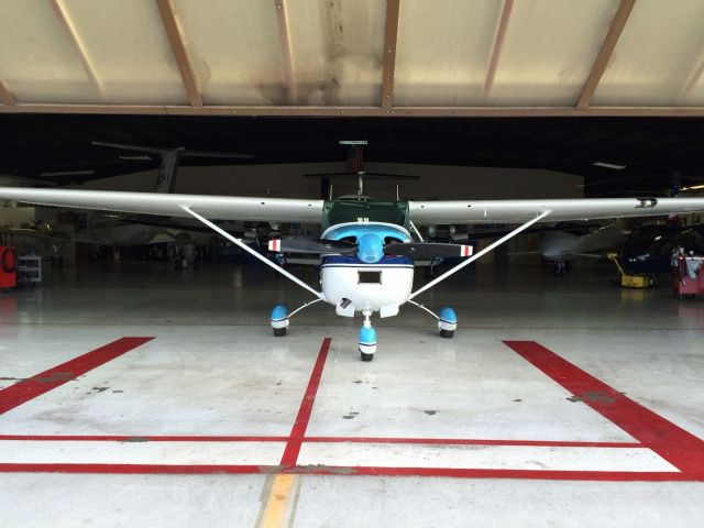 Cessna Skylane (N71028)