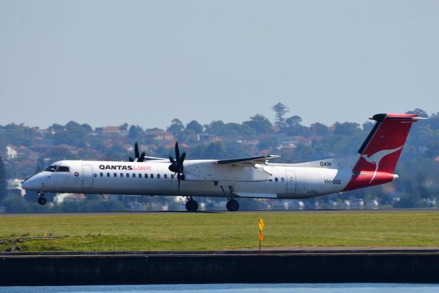 de Havilland Dash 8-400 (VH-QOE) - 16 / 04 / 2017