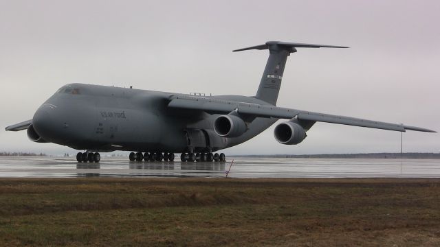 Lockheed C-5 Galaxy (86-0011) - A Lockheed C-5M Super Galaxy sits on the tarmac at Gander International Airport.