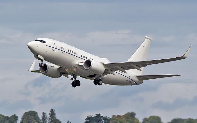 Boeing 737-700 (02-0042) - "valor40" usaf c-40b 02-0042 dep shannon 15/9/18.