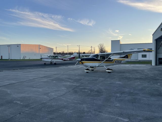 Cessna Skylane (N70938)