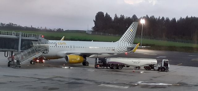 Airbus A320 (EC-MVE) - Airbus A320 at LEST on 05/11/2019, arrived from LEBL and ready to takeoff to LEBL again.