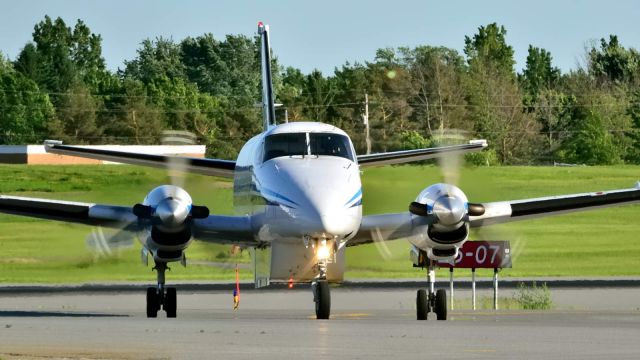 Beechcraft Airliner (N62989) - Ameriflight operates cargo services between Bedford, MA, Plattsburg, NY, and Ottawa, ON.