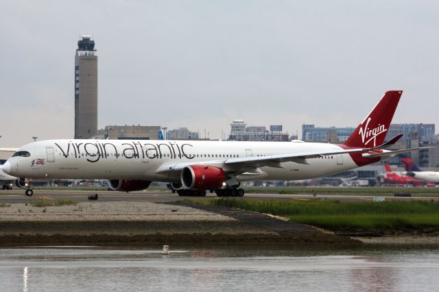 Airbus A350-1000 (G-VRNB)