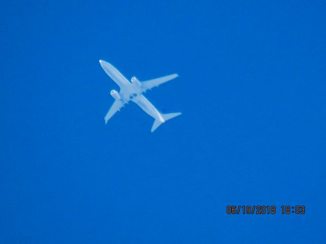 Boeing 737-800 (N76505)