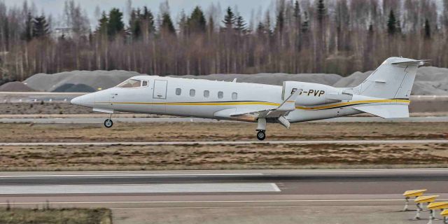 Learjet 60 (ES-PVP)