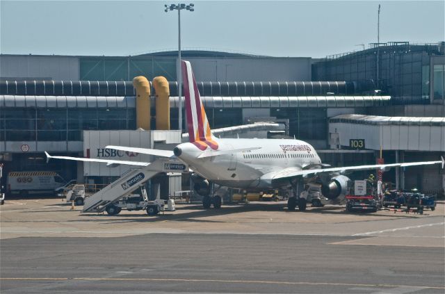 Airbus A320 — - London-Heathrow Intl.