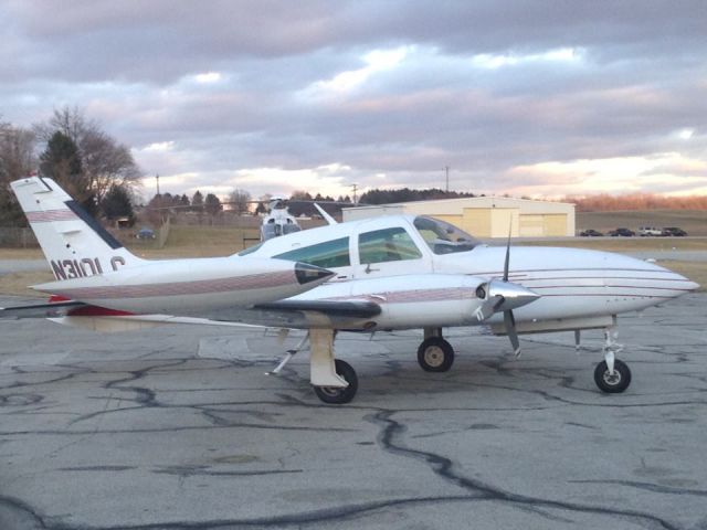 Cessna 310 (N310LC)