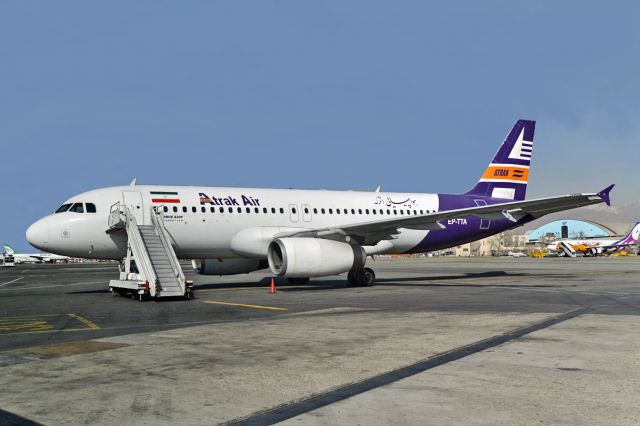 Airbus A320 (EP-TTA)