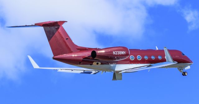 Gulfstream Aerospace Gulfstream IV (N238MH) - N238MH departing TNCM St Maarten