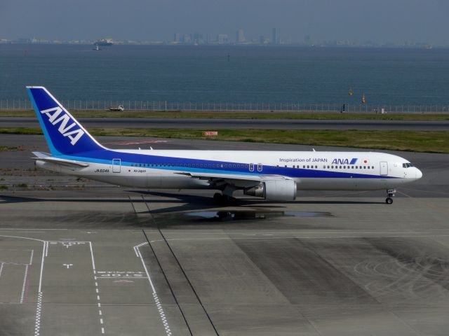 BOEING 767-300 (JA604A)