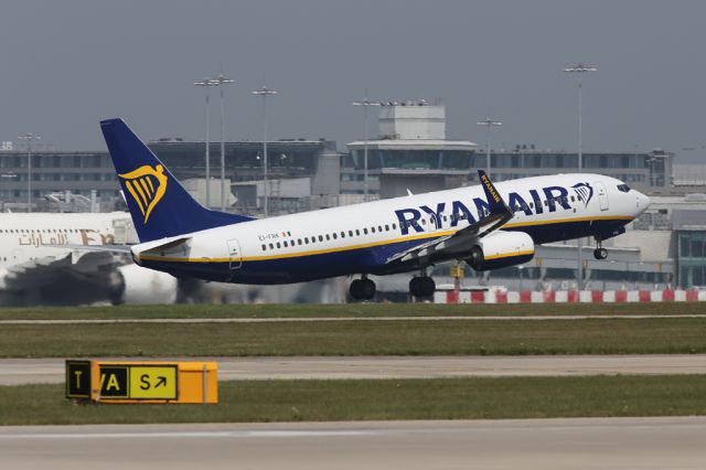 Boeing 737-800 (EI-FRK) - RYR555 departing on the short flight to Dublin.