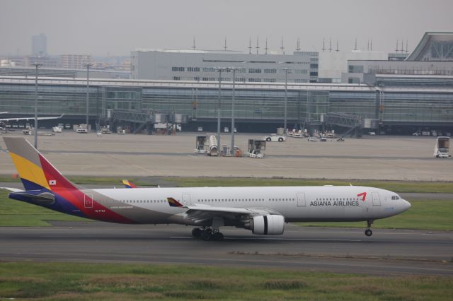 Airbus A330-300 (HL7793)