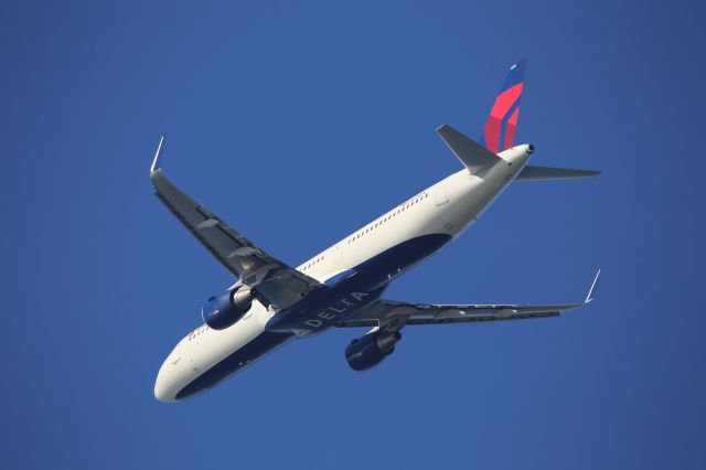 Airbus A321 (N376DN)