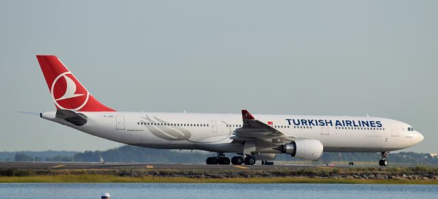 Airbus A330-200 (TC-JOB)